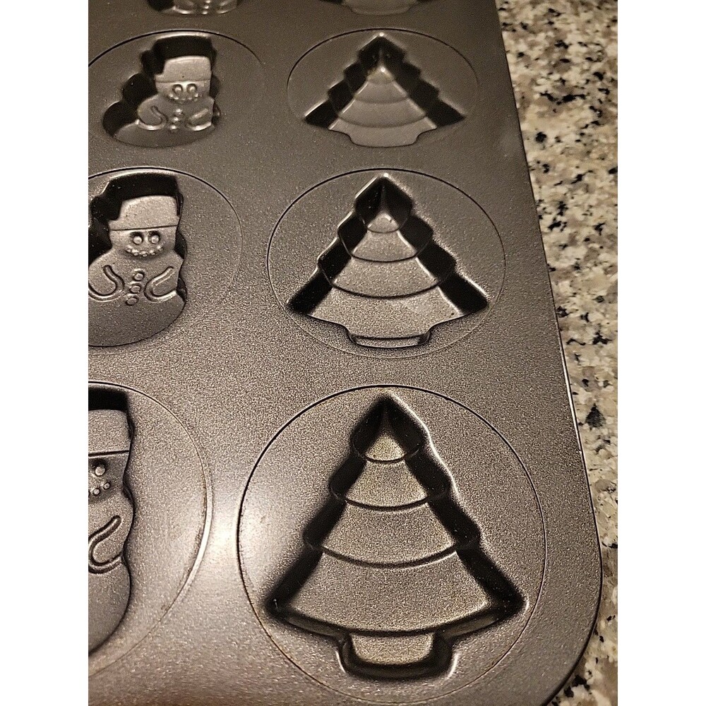 Wilton Christmas Cookies Sheet 12 Cavity Snowman, Reindeer, X-mas‎ Tree  Used - Picture 5 of 5